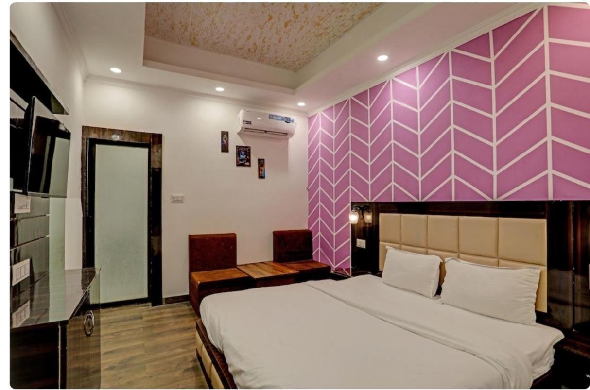 Madpackers Khajuraho Hostel Exterior foto